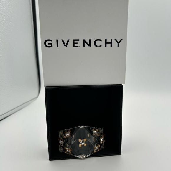 Givenchy - 4G Plumetis Embellished Cuff Bracelet - Picture 3 of 9